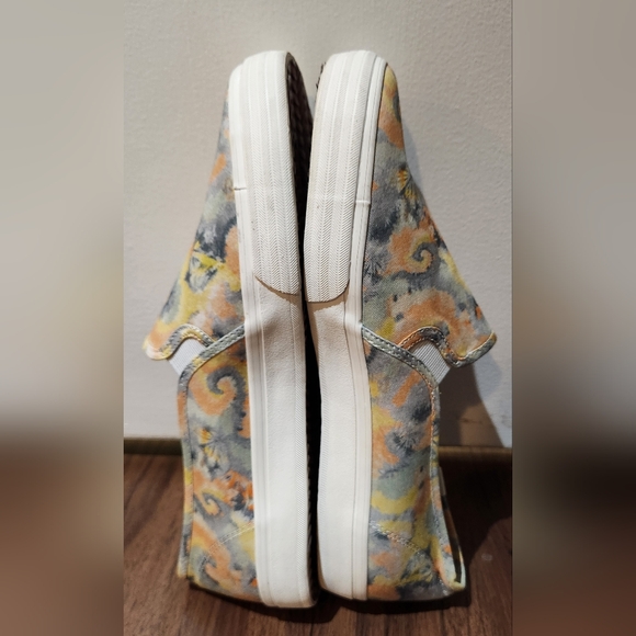 Women's Keds Slip On Shoes, Size 11 - Picture 2 of 7